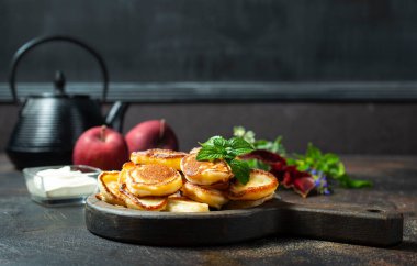 Kahvaltıda mini gözleme gevreği. Kahvaltıda servis edilen mini gözleme gevreği.