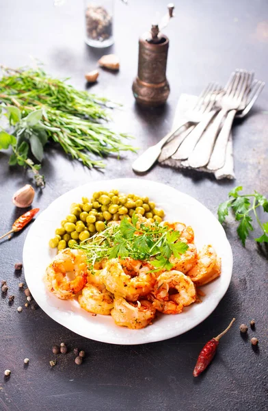 Fried Shrimps Green Peas Plate — Stock Photo, Image