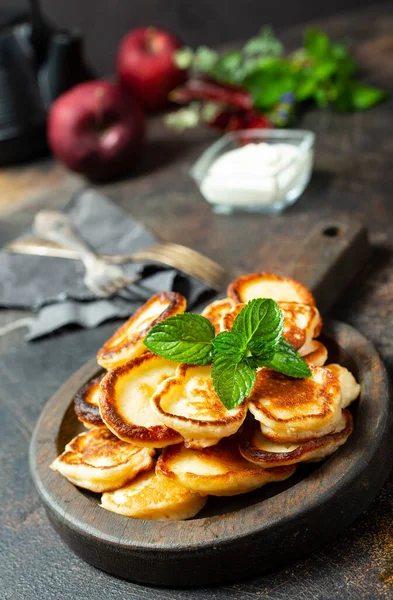 Mini Pannkaka Flingor Till Frukost Mini Pannkakor Flingor Serveras Till — Stockfoto