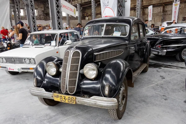 ハリコフ ウクライナ 2018 レトロ車 1936 年に製造された黒の Bmw 326 が提示されハリコフ レトロなラリー — ストック写真