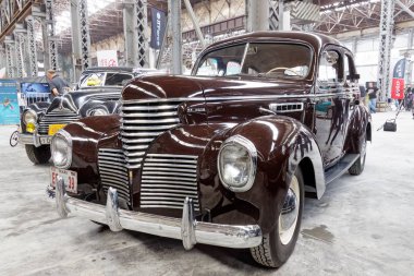 Kharkiv, Ukrayna - 19 Mayıs 2018: Retro araba De Soto 1939 yılında üretilen S6 vintage arabalar Kharkiv Retro ralli - Festivali'nde 2018 Kharkiv, Ukrayna 19 Mayıs 2018 üzerinde sunulur