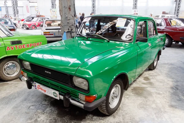 Kharkiv, Ukrayna - 19 Mayıs 2018: Sovyet retro araba Moskvich 2018 Kharkiv, Ukrayna üzerinde 19 Mayıs 2018 yılında vintage arabalar Kharkiv Retro ralli - Festivali'nde sergilenen 1986 yılında üretilen 2140