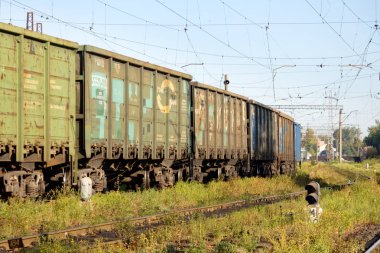 Kharkiv, Ukrayna - 23 Ağustos 2018: Kharkiv, Ukrayna Osnova tren istasyonunda Park yük vagonları