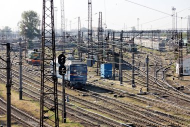 Kharkiv, Ukrayna - 23 Ağustos 2018: Lokomotif İstasyonu Osnova Kharkiv içinde gün güneşli yaz