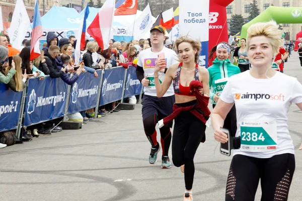 Kharkiv Ukraine April Kharkiv International Marathon Runners City Streets April — Stock Photo, Image