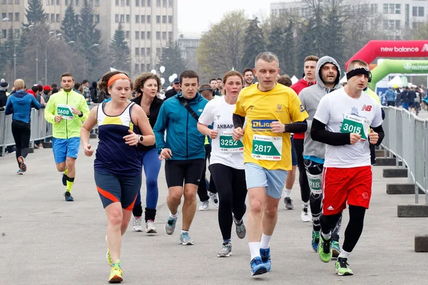 Kharkiv Ukrayna Nisan Kharkiv Uluslararası Maratonu Nisan 2019 Tarihinde Kharkiv — Stok fotoğraf