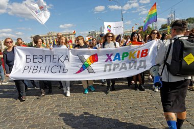 Kharkiv, Ukrayna - 15 Eylül 2019: Harkiv Pride. Eşcinsellerin, lezbiyenlerin, biseksüellerin, travestilerin hakları için eşitlik yürüyüşü.