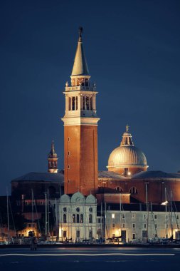 İtalya, Venedik 'te gece San Giorgio Maggiore kilisesi.