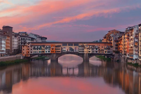 Понте Веккіо Над Sunrise Річки Арно Флоренції Італія — стокове фото