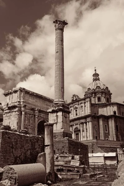 Rom Forum Med Ruiner Historiska Byggnader Italien — Stockfoto