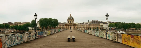 パリのセーヌ川を渡るポン アート — ストック写真