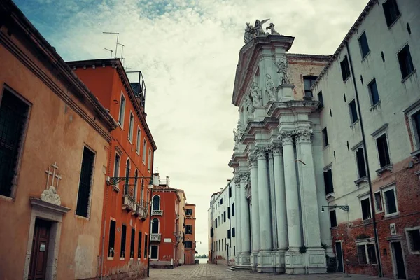 Vista Pátio Com Edifícios Históricos Igreja Veneza Itália — Fotografia de Stock