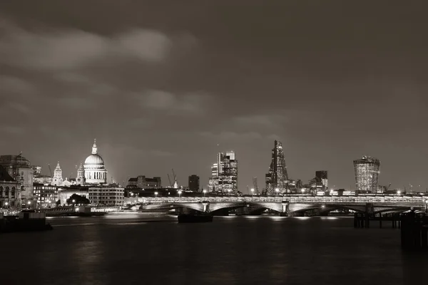 Londyńska Panorama Nocą Mostem Katedrą Pawła Nad Tamizą — Zdjęcie stockowe