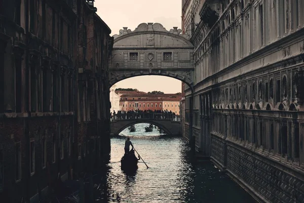 Pont Des Soupirs Célèbre Monument Gondole Venise Italie — Photo