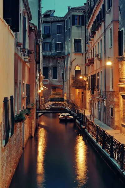 다리와 역사적인 이탈리아는 베니스 — 스톡 사진