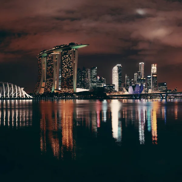 Singapurs Skyline Bei Nacht Mit Städtischen Gebäuden — Stockfoto