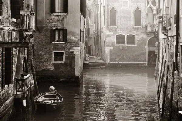 Velencei Csatornára Történelmi Épületek Olaszország — Stock Fotó
