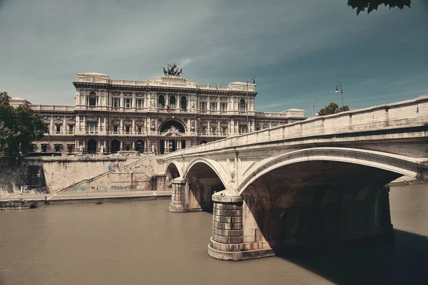 Мост Через Тибр Дворец Правосудия Palazzo Giustice Риме Италия — стоковое фото