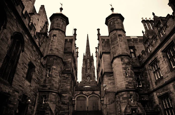 Historische Architektur Der Universität Edinburgh Nahaufnahme — Stockfoto