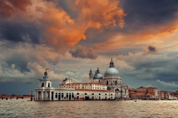 Венецианская Церковь Санта Мария Делла Салют Закате Италии — стоковое фото