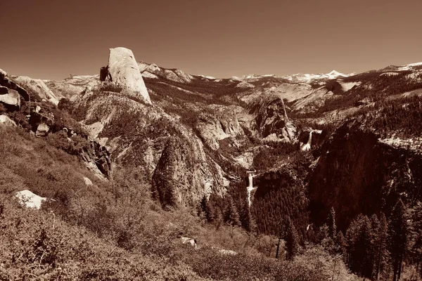 Crinale Montagna Yosemite Con Cascata — Foto Stock