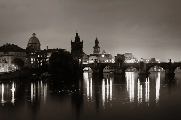 Praga Skyline Ponte Sobre Rio República Checa Noite — Fotografia de Stock