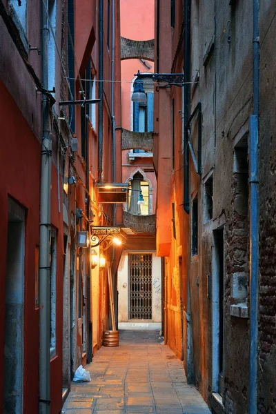 Алея Історичними Будинками Вночі Венеції Італія — стокове фото