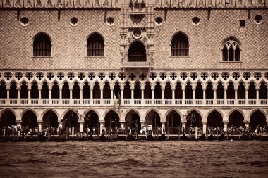Piazza San Marco Venedik, İtalya, su üzerinde doges Sarayı.
