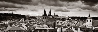 Kilise Our Lady Çek Cumhuriyeti Prag ve Tyn manzarası çatı önce