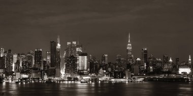 Manhattan şehir merkezi gökdelenleri ve New York City gökdelenleri gece gökdelenleri