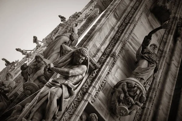 Миланский Собор Скульптурами Италии — стоковое фото