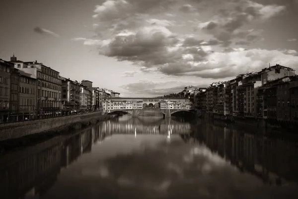 Ponte Vecchio Nad Rzeką Arno Florencji Włochy — Zdjęcie stockowe
