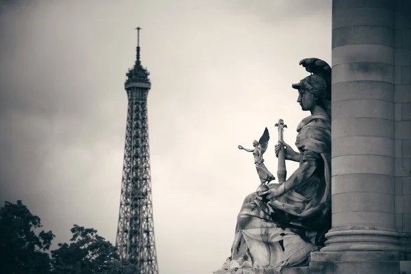 Staty Alexandre Iii Bron Över Floden Seine Med Eiffeltornet Paris — Stockfoto