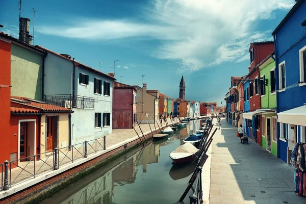 Burano Kleurrijke Historische Gebouwen Canal Venice Italië — Stockfoto