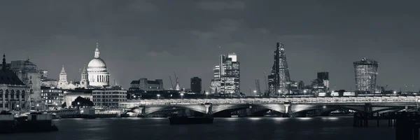 Londen Skyline Nachts Met Brug Pauls Cathedral Theems River — Stockfoto