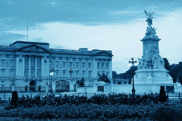 ロンドンのバッキンガム宮殿の朝の — ストック写真