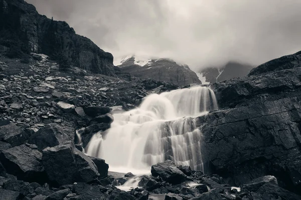 Vista Del Parque Nacional Yoho Con Montañas Cascada Bosque Canadá —  Fotos de Stock