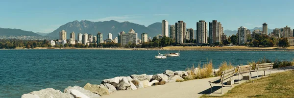 Skyline Della Città Vancouver Sul Lungomare Con Panchina Parco — Foto Stock