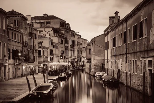 Veneza Vista Canal Com Edifícios Históricos Itália — Fotografia de Stock