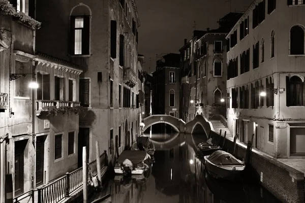Venedig Kanalblick Bei Nacht Mit Brücke Und Historischen Gebäuden Italien — Stockfoto