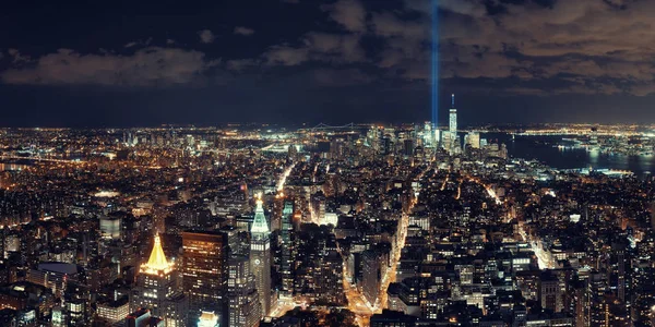 Nachtaufnahme Der Skyline Von New York City Mit Tribut Licht — Stockfoto