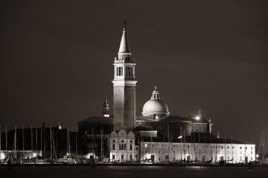 İtalya, Venedik 'te gece San Giorgio Maggiore kilisesi.