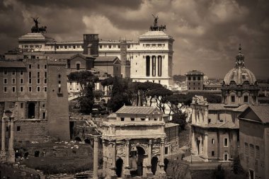 Roma Forumu nefes kesen manzarası ile yıkıntıları tarihi binalar, İtalya