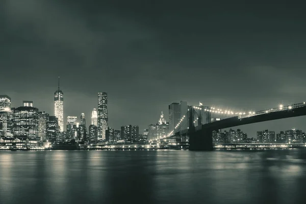 Городской Вид Манхэттена Бруклинского Моста Ночью — стоковое фото