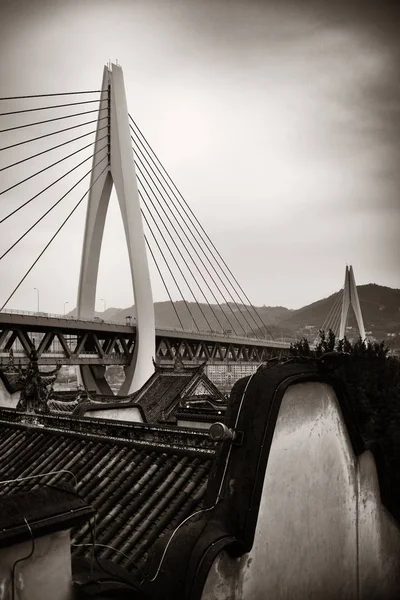 Ponte Com Casa Velha Arquitetura Urbana Cidade Chongqing China — Fotografia de Stock