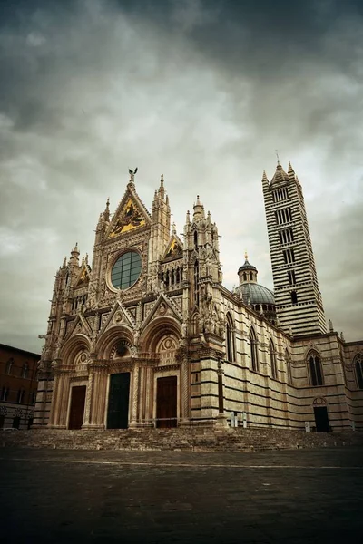 Catedral Siena Close Como Famoso Marco Cidade Medieval Dia Nublado — Fotografia de Stock