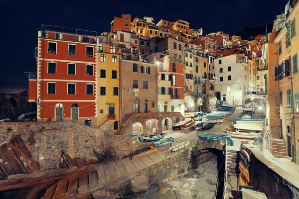 Riomaggiore Vista Frente Mar Con Edificios Cinque Terre Por Noche —  Fotos de Stock