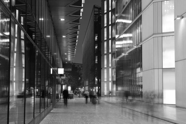 Londres Vista Rua Noite Com Edifícios Escritórios Pedestres — Fotografia de Stock