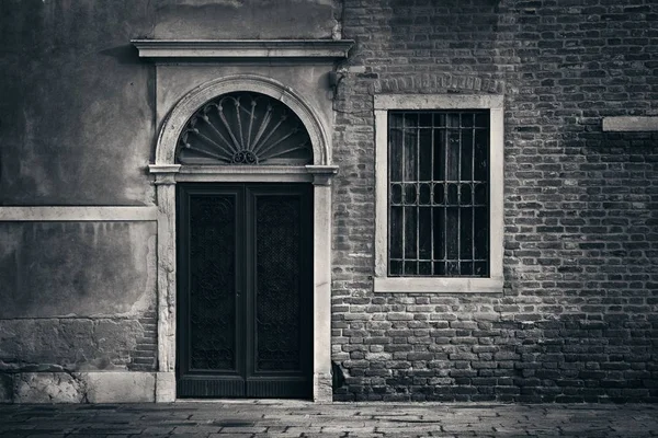 Vintage Dörr Och Fönster Gamla Byggnader Venedig Italien — Stockfoto