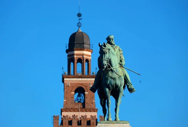 Giuseppe Garibaldi Denkmal Und Glockenturm Der Sforza Burg Mailand Italien — Stockfoto